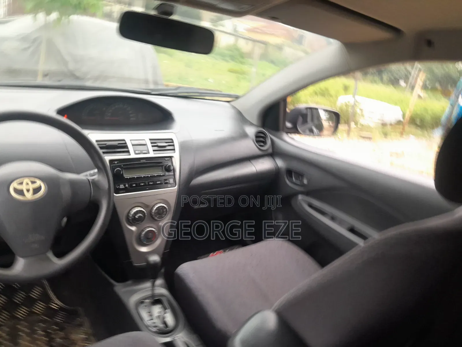 Toyota Yaris 2010 Black