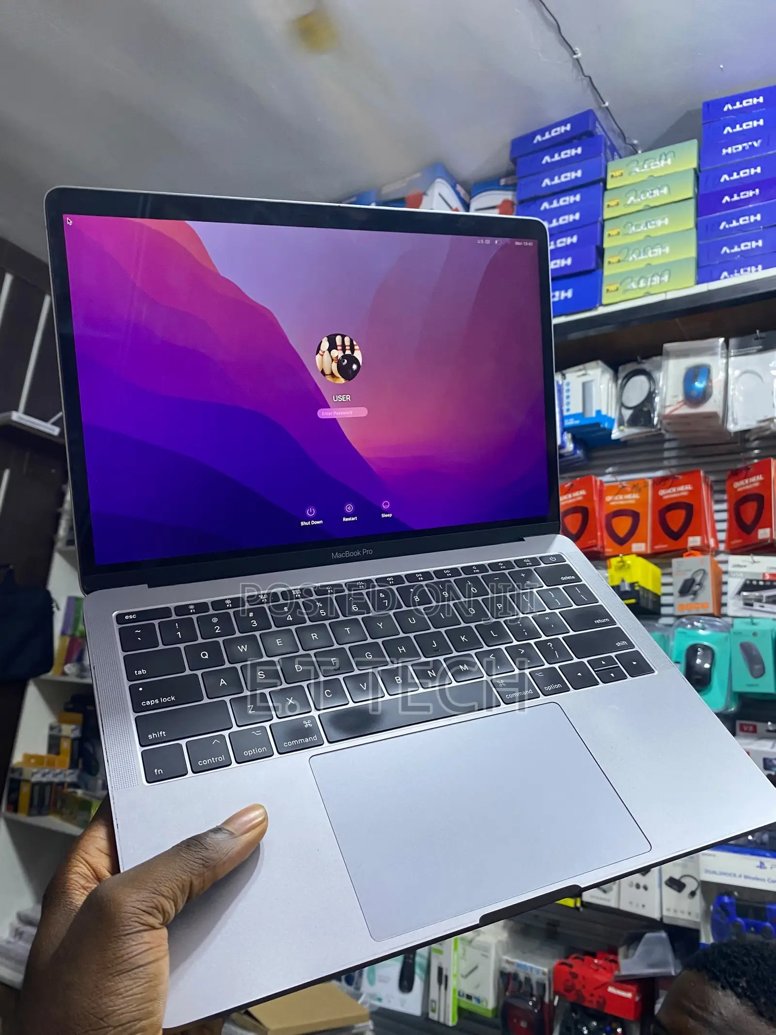 Laptop Apple MacBook Pro 2017 16GB Intel Core i7 SSD 512GB