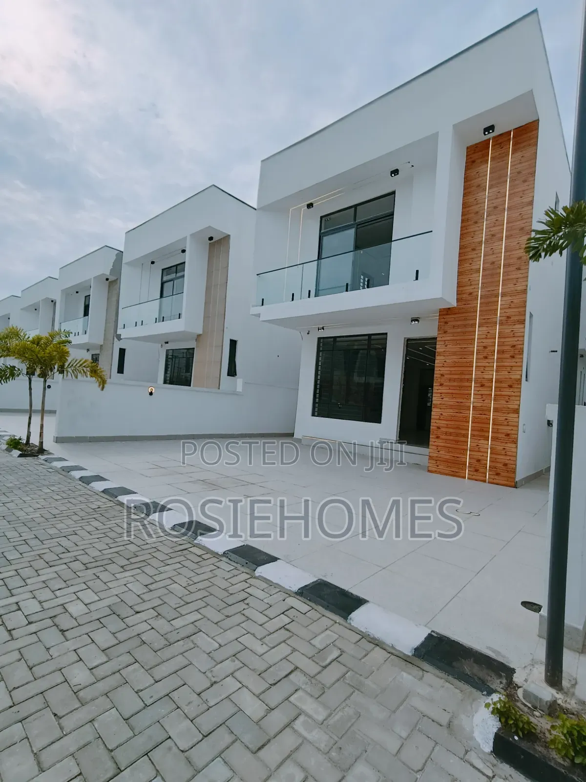 4bdrm Duplex in Orchid, Lekki Phase 1 for sale