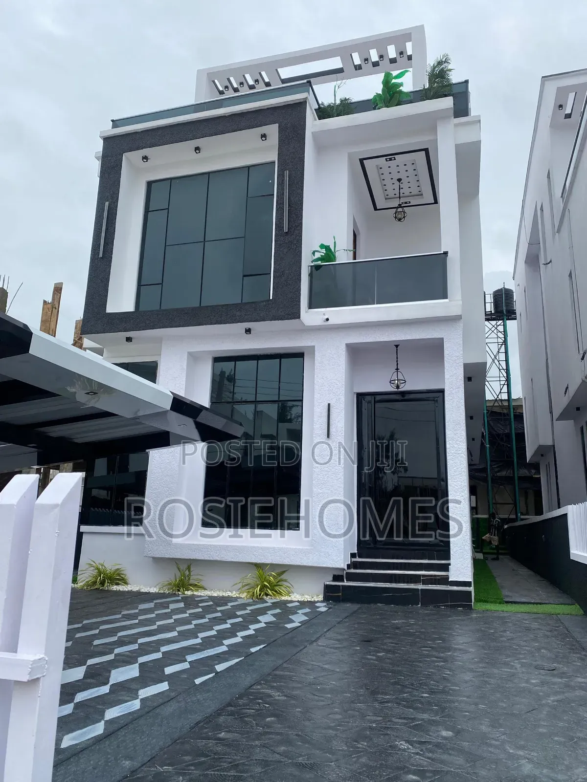 5bdrm Duplex in Ikota for sale