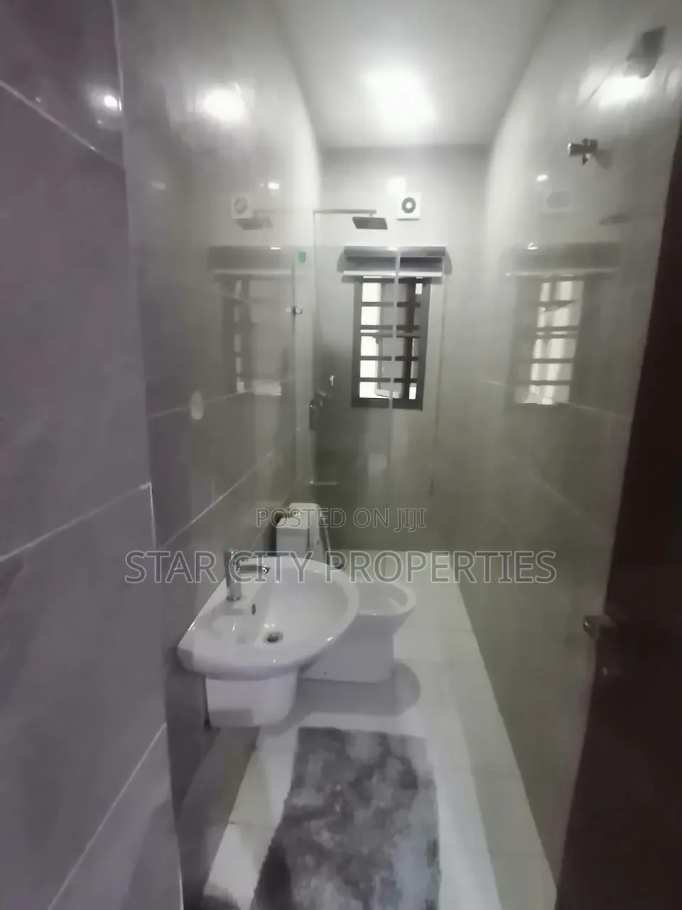 3bdrm Apartment in Off Freedom Way, Lekki Phase 1 for rent