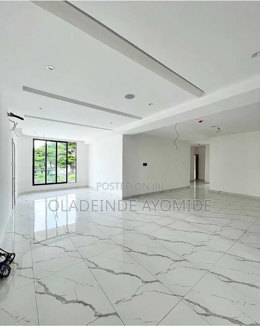 3bdrm Apartment in Lekki Phase1 for sale