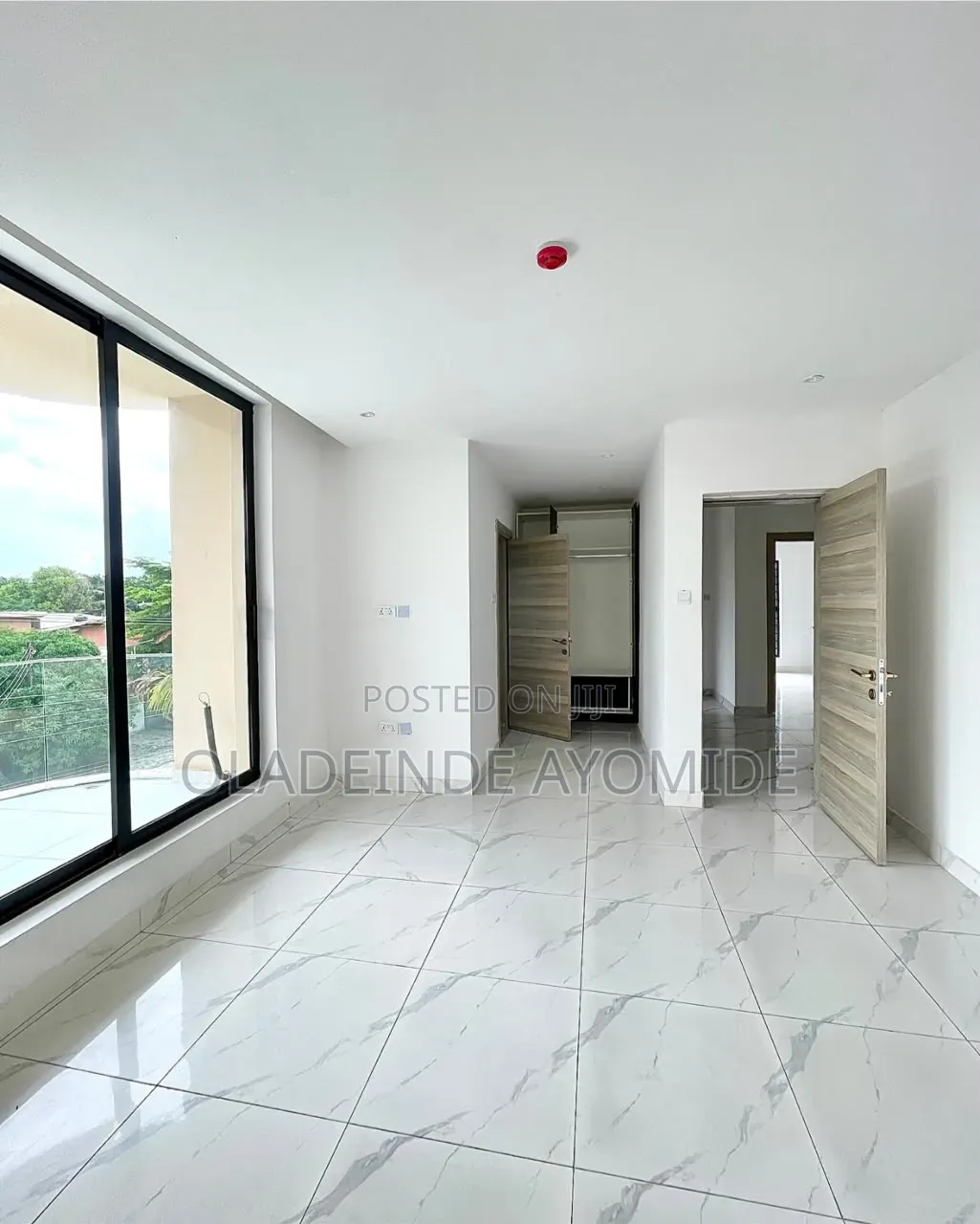 3bdrm Apartment in Lekki Phase1 for sale