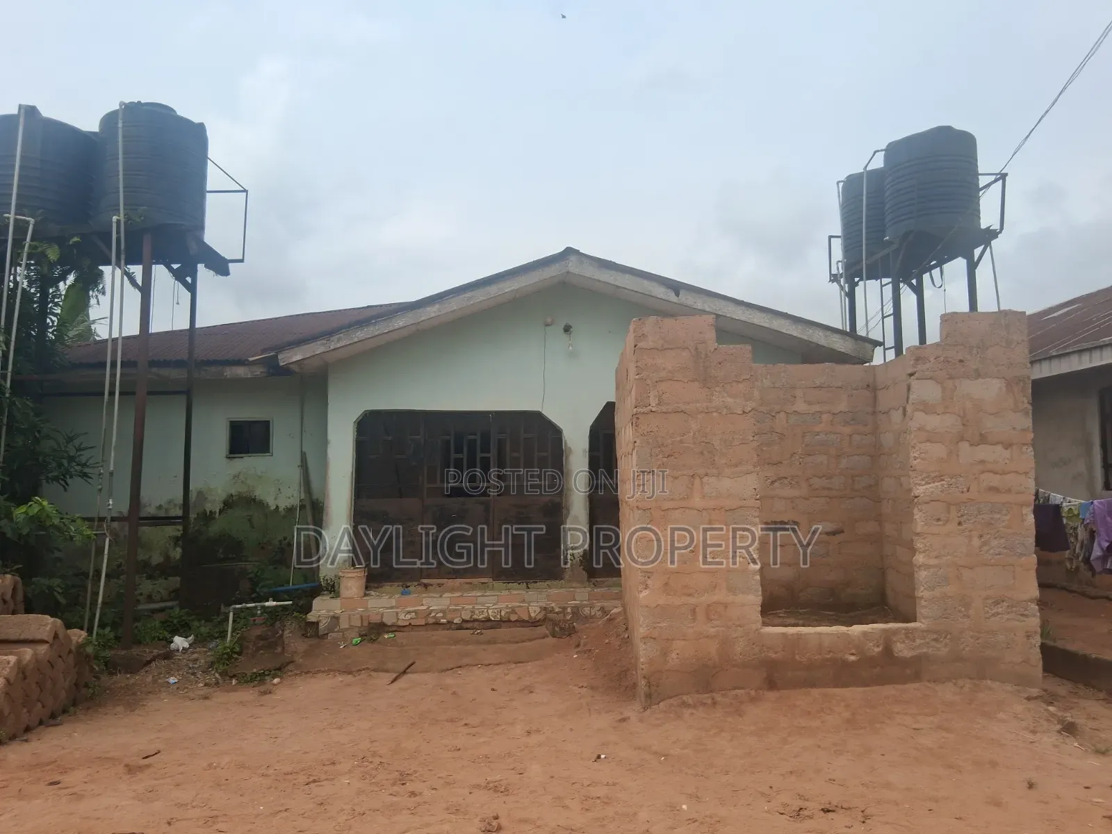 5bdrm Bungalow in Daylight Property, Benin City for sale