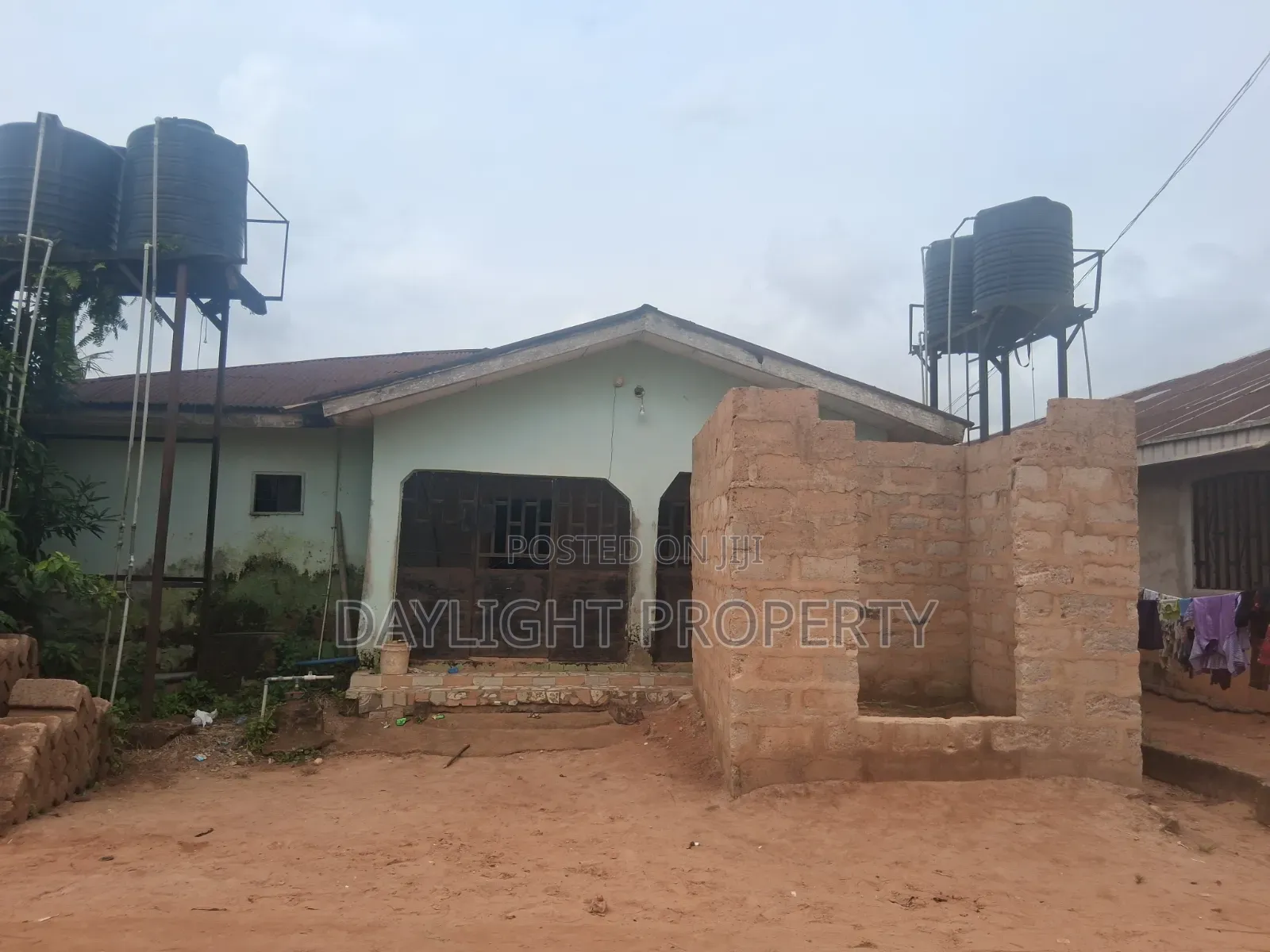 5bdrm Bungalow in Daylight Property, Benin City for sale
