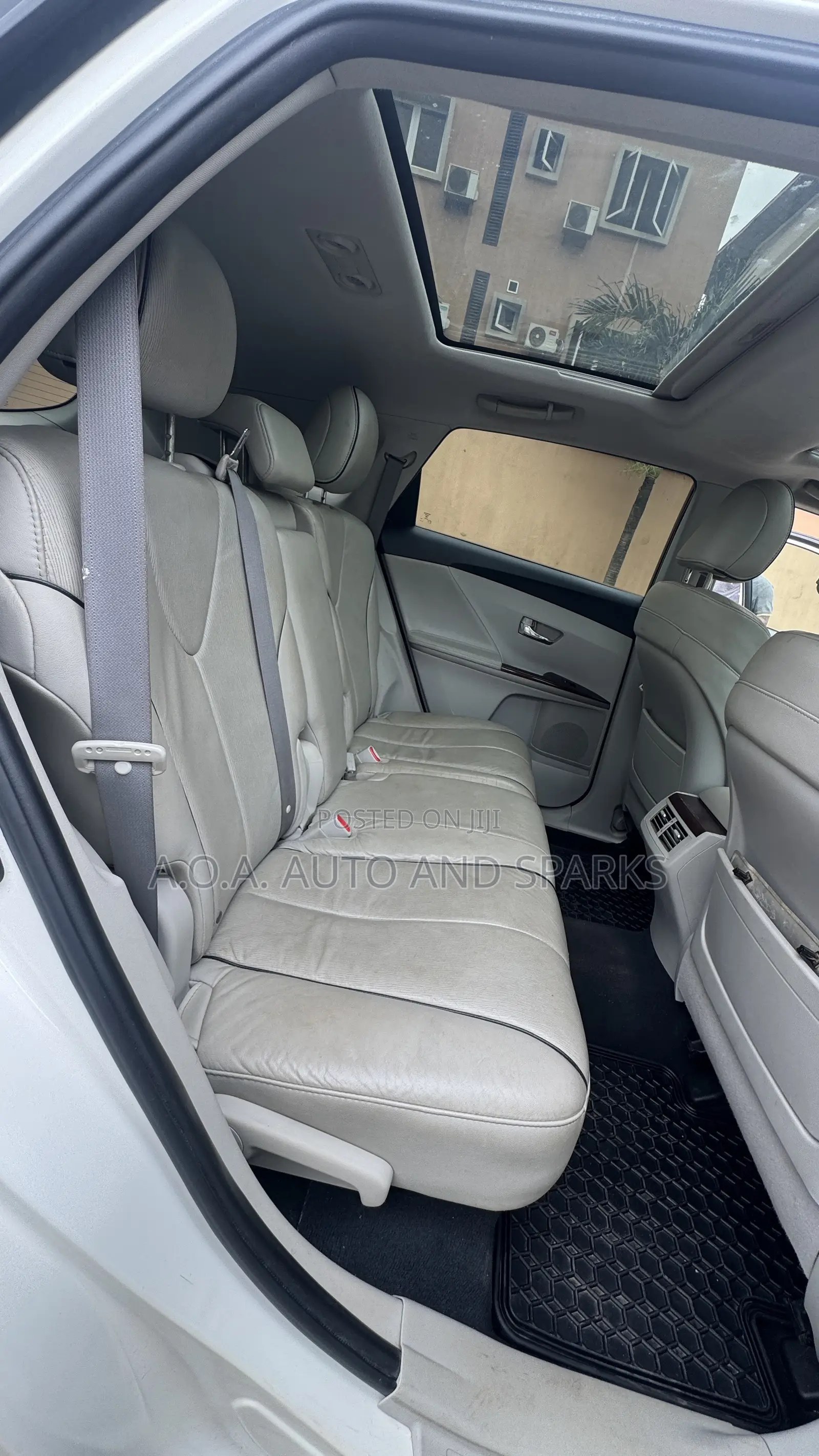 Toyota Venza 2010 White