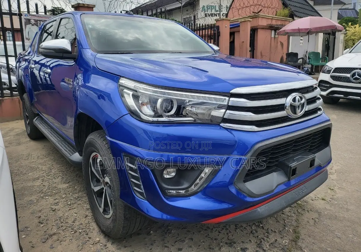 Toyota Hilux Workmate 4x4 2019 Blue