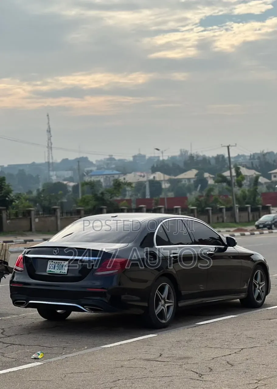 Mercedes-Benz E300 2016 Black