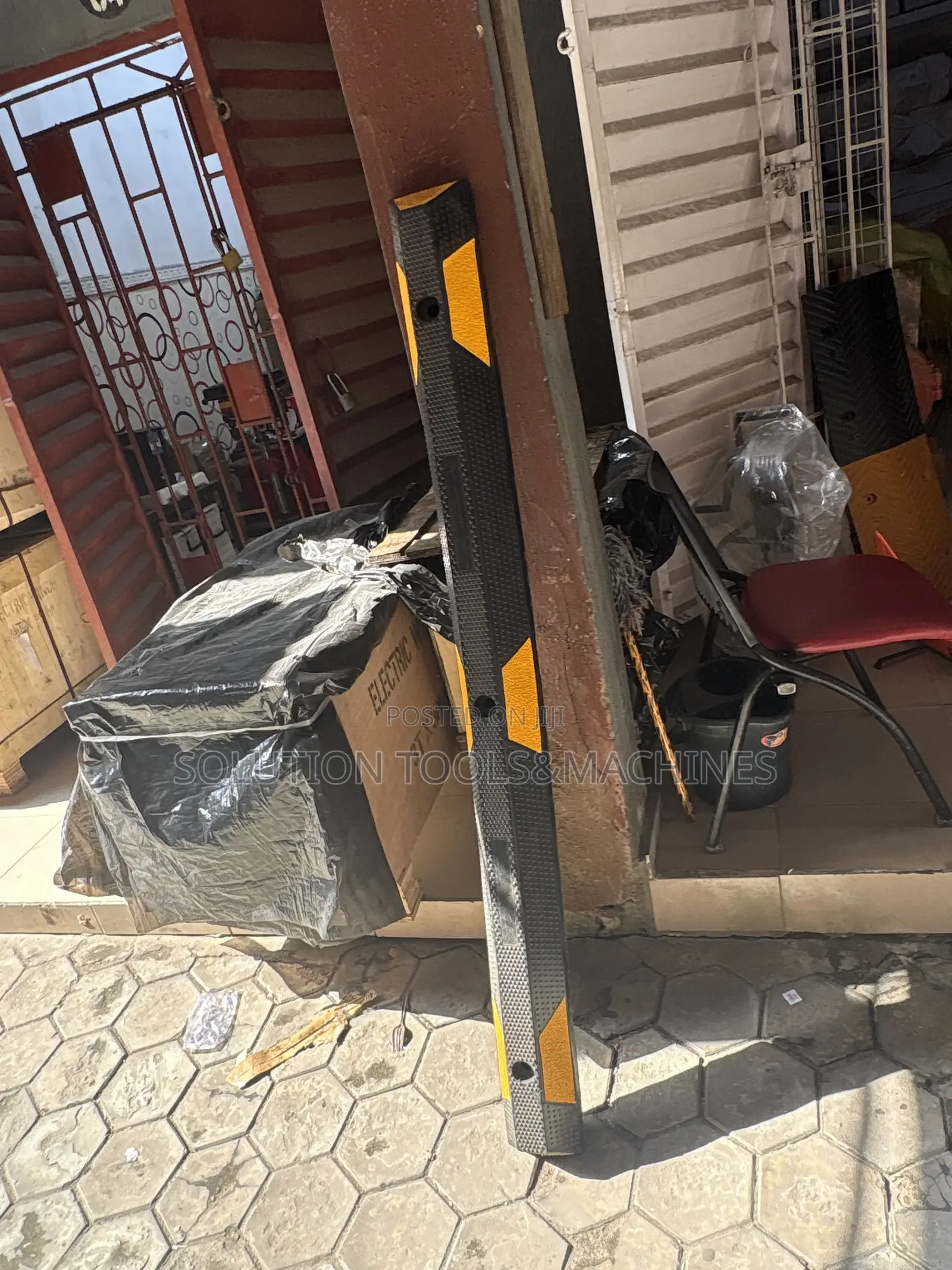 Heavy-Duty Rubber Wheel Stopper / Parking Stopper