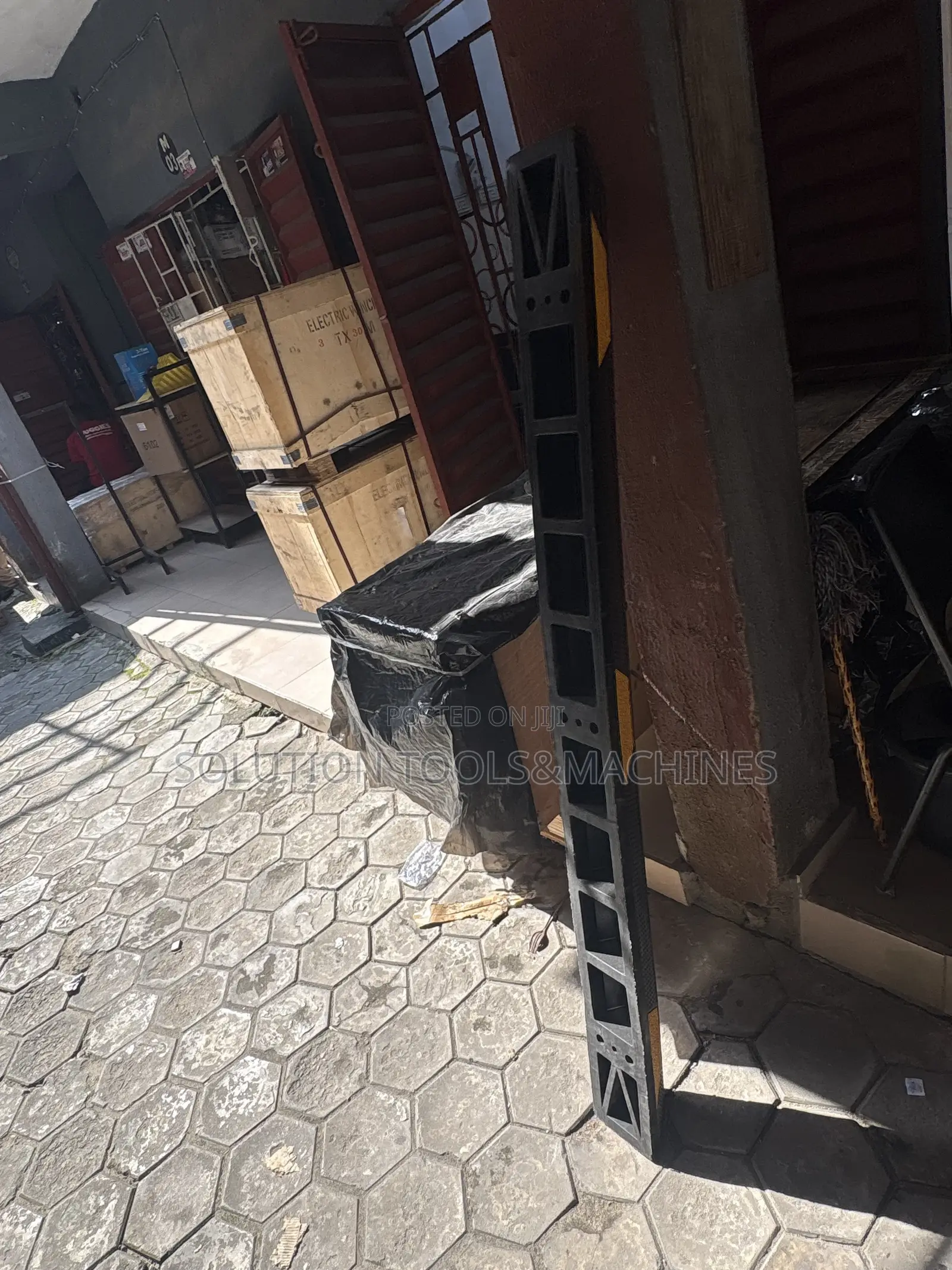 Heavy-Duty Rubber Wheel Stopper / Parking Stopper