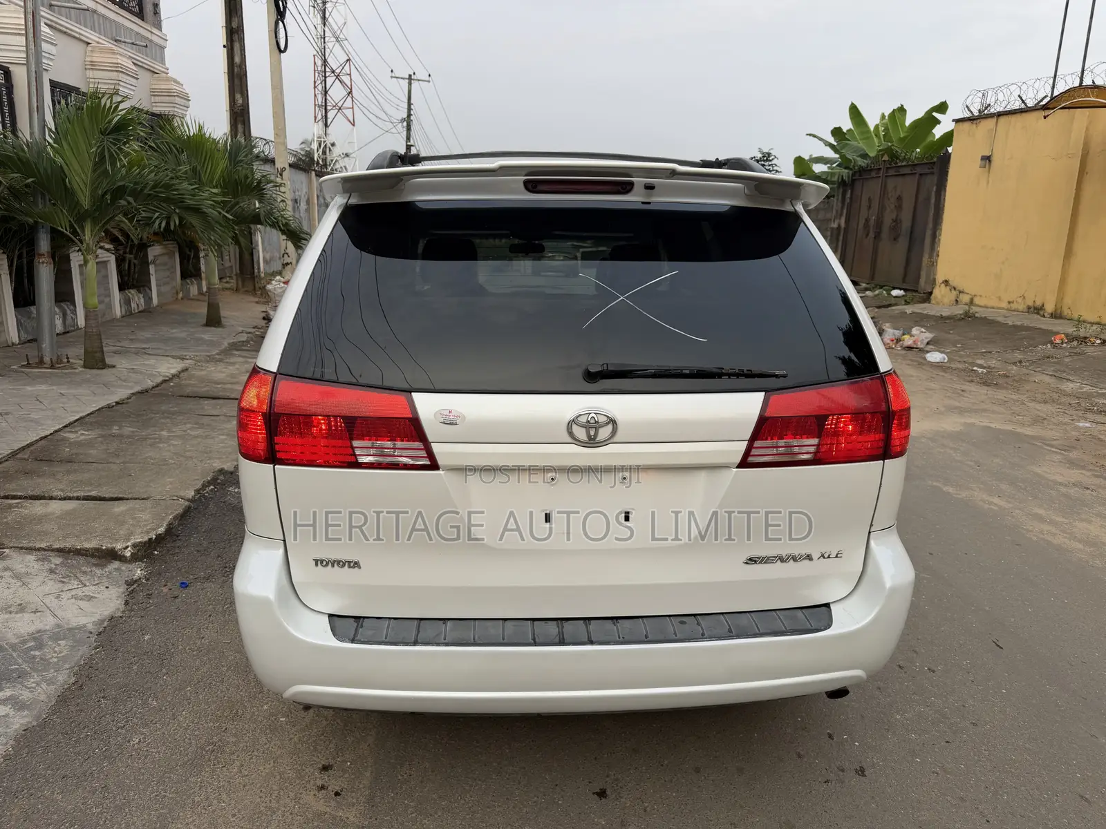 Toyota Sienna XLE FWD 2006 White