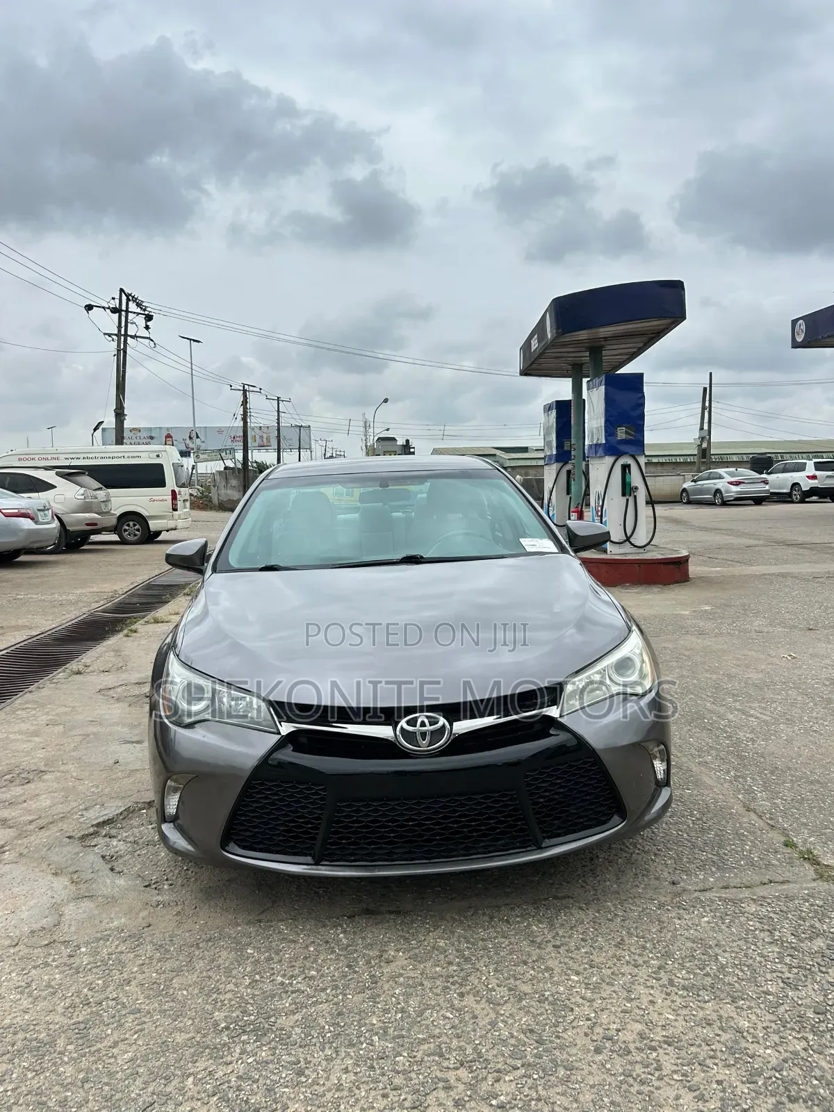 Toyota Camry 2016 Gray