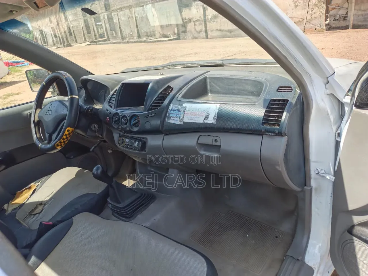 Mitsubishi L200 2013 White