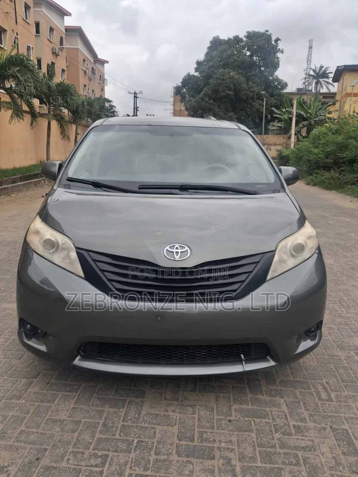 Toyota Sienna 2013 Green