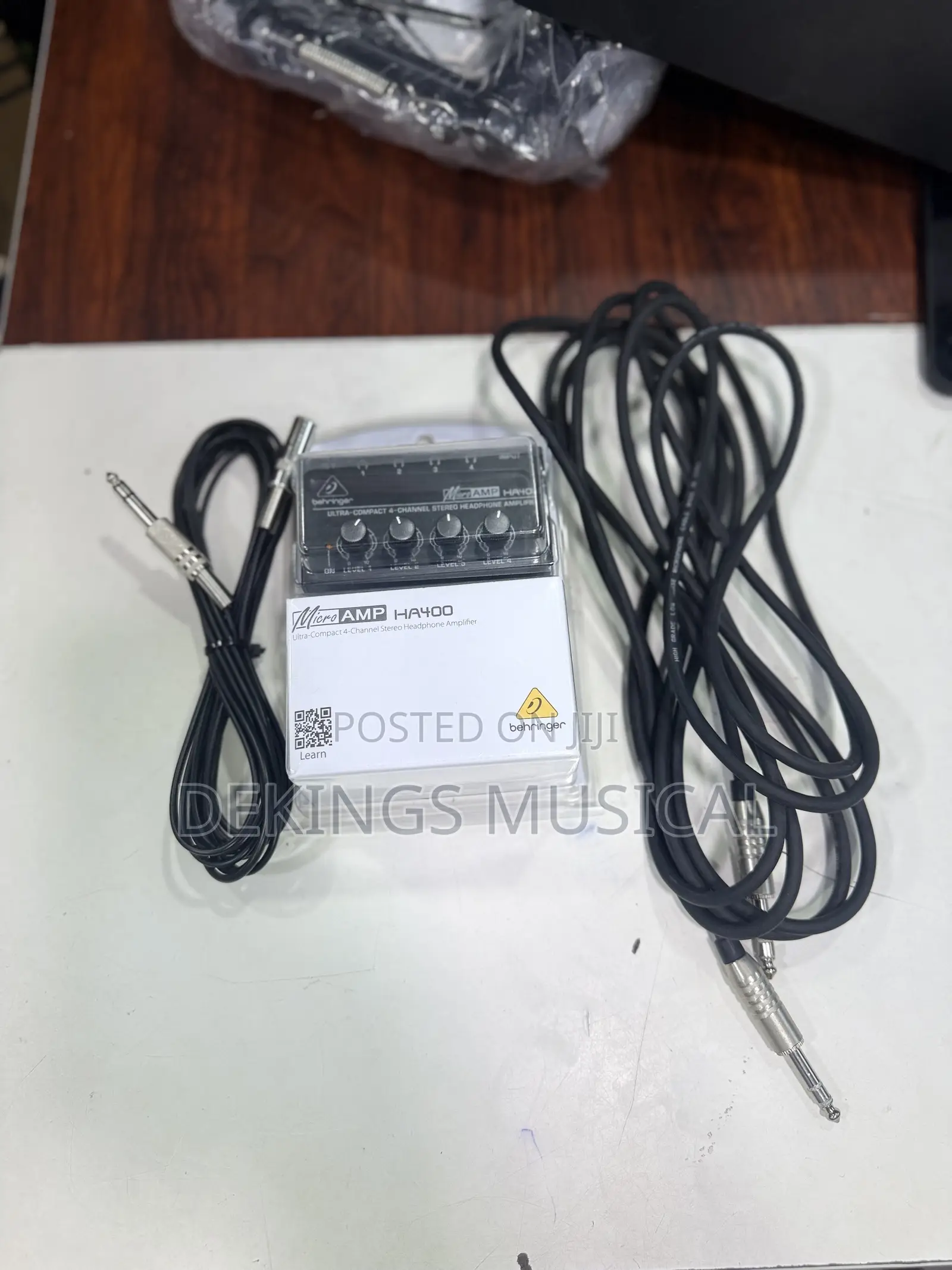 Behringer HA400 Inear Headphone Amplifier