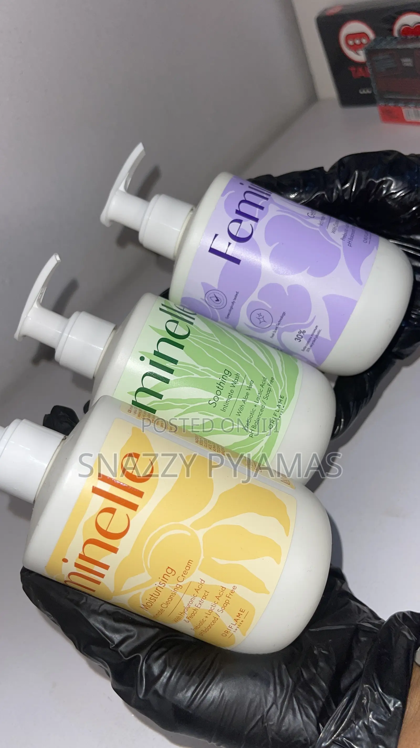 Original Oriflame Feminelle Intimate Wash – Gentle Refreshing