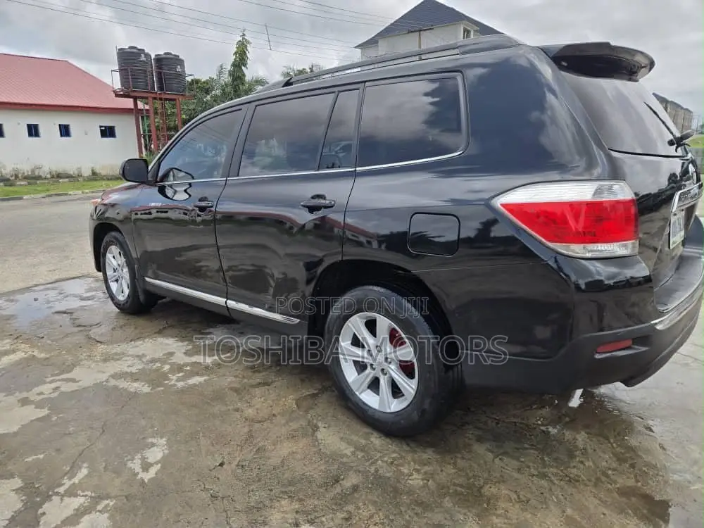 Toyota Highlander Limited 3.5l 4WD 2013 Black