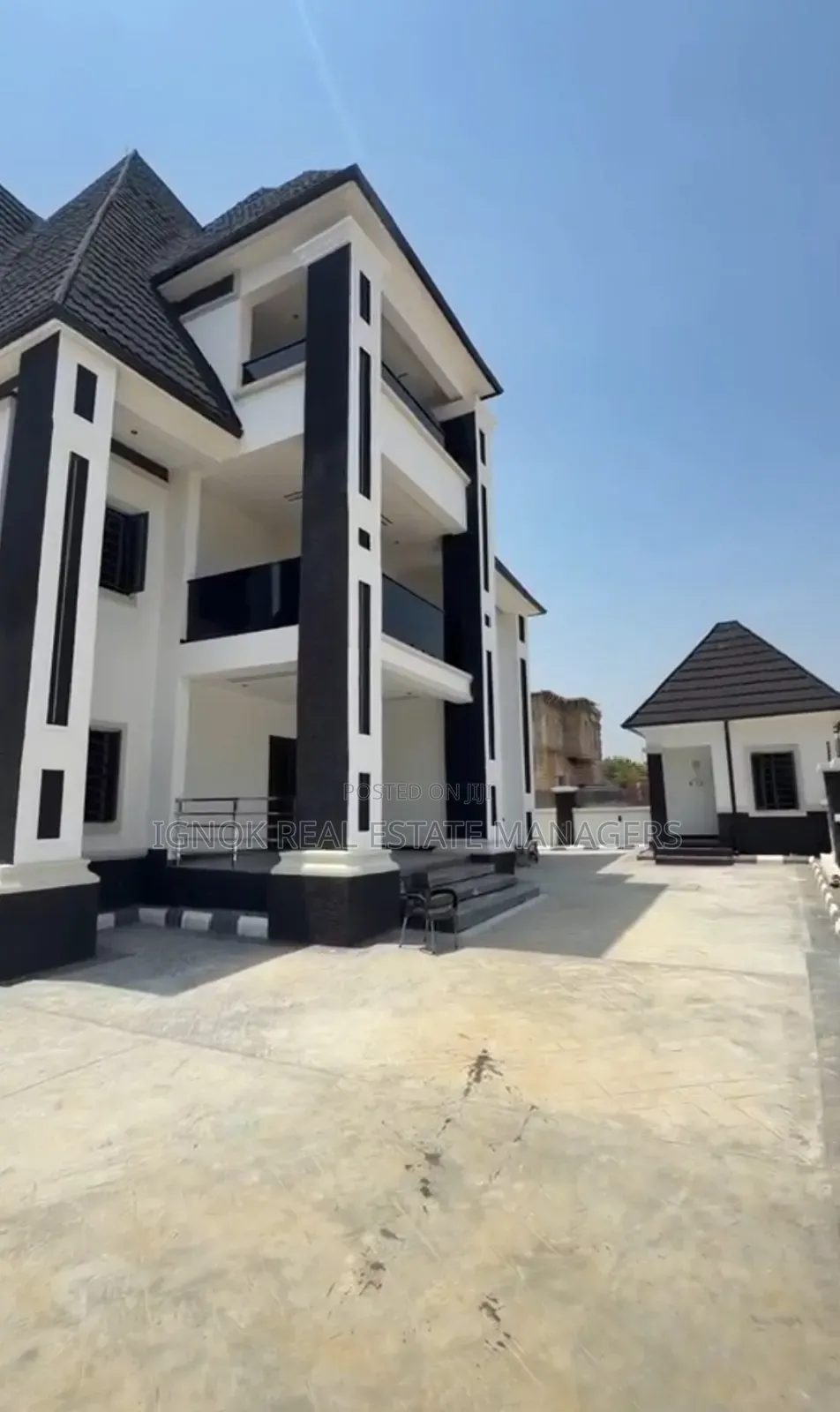 5bdrm Duplex in Galadimawa, Dakwo District for sale