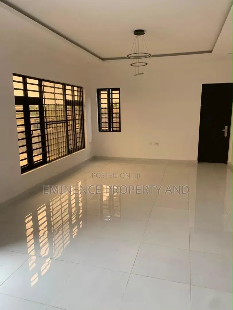 3bdrm Bungalow in Eleko for sale