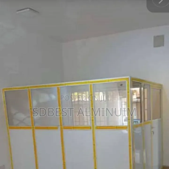 Aluminum Partition and Glass