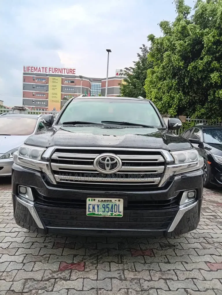 Toyota Land Cruiser 2012 Black