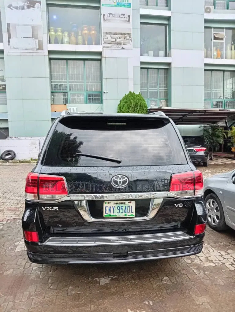 Toyota Land Cruiser 2012 Black