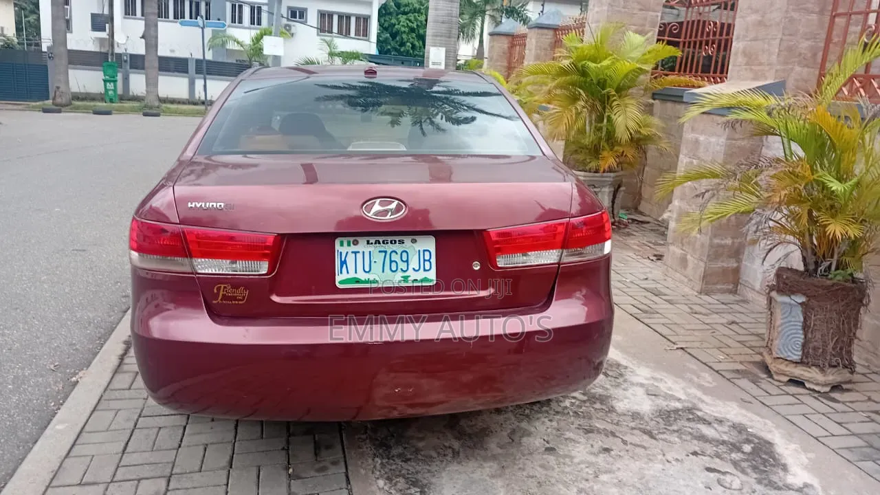 Hyundai Sonata 2009 Red