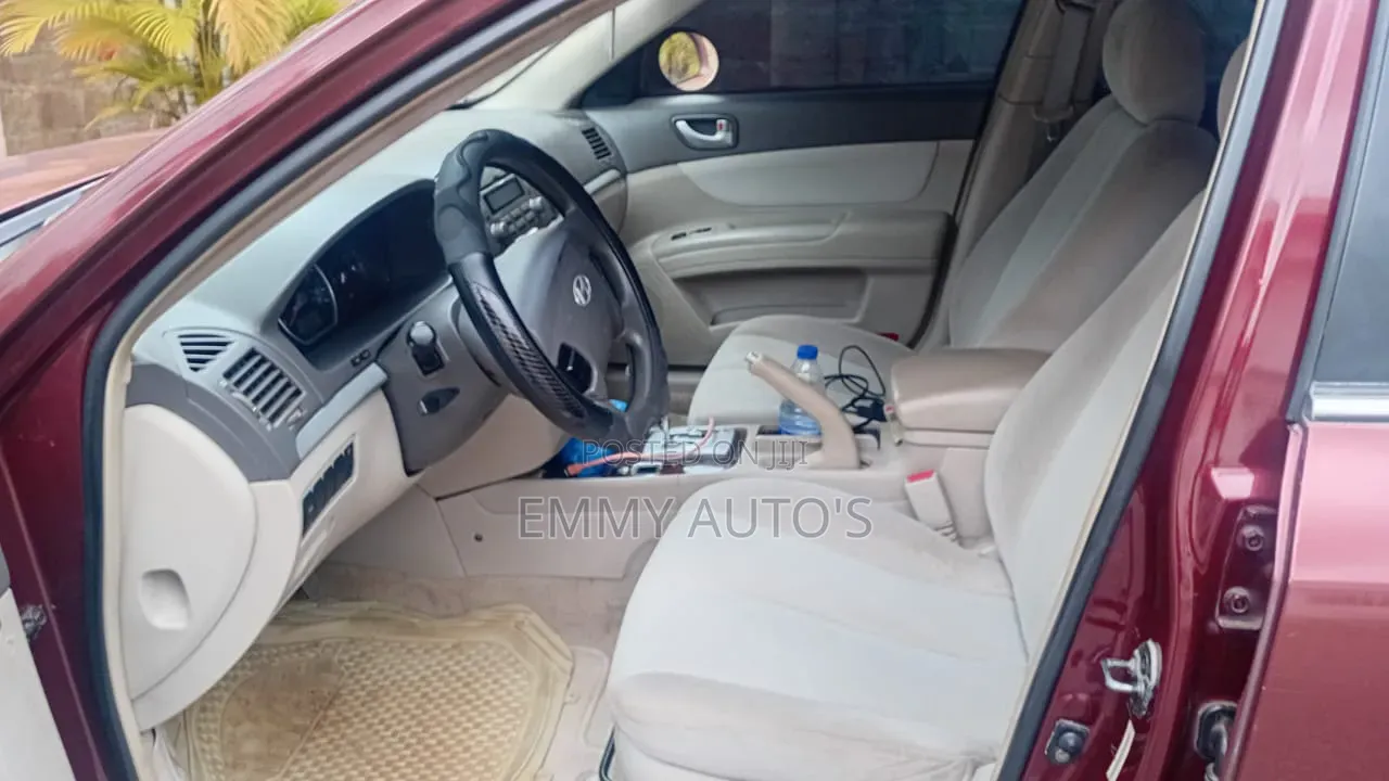 Hyundai Sonata 2009 Red