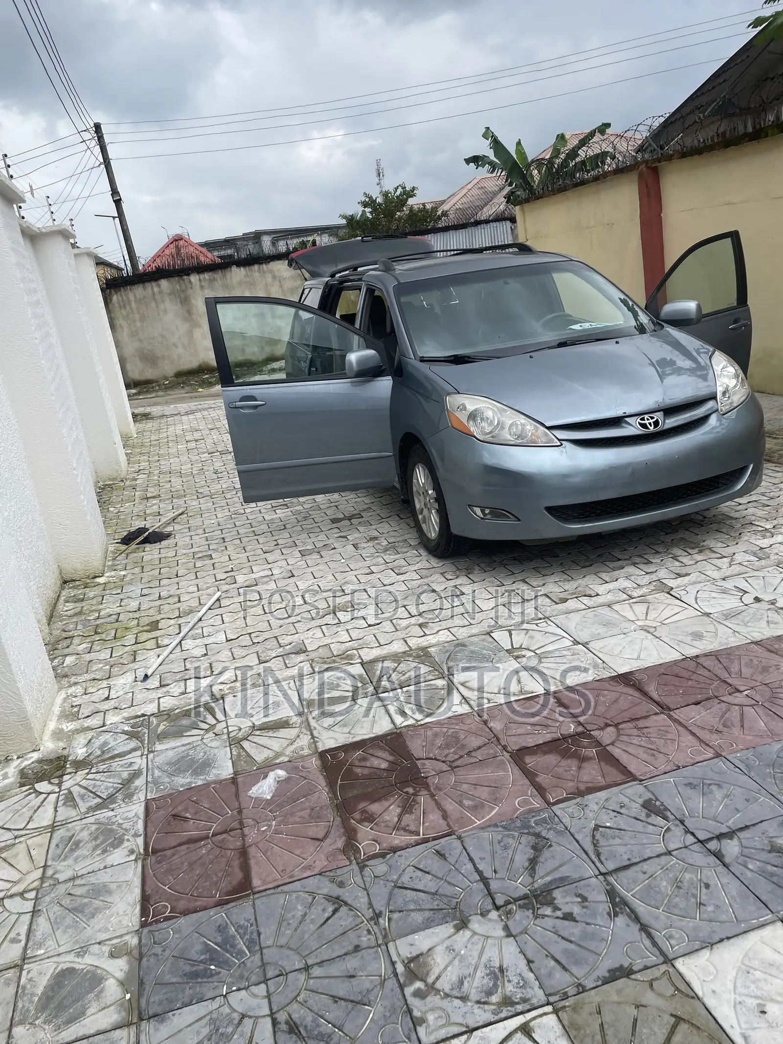 Toyota Sienna XLE 7 Passenger 2010 Blue