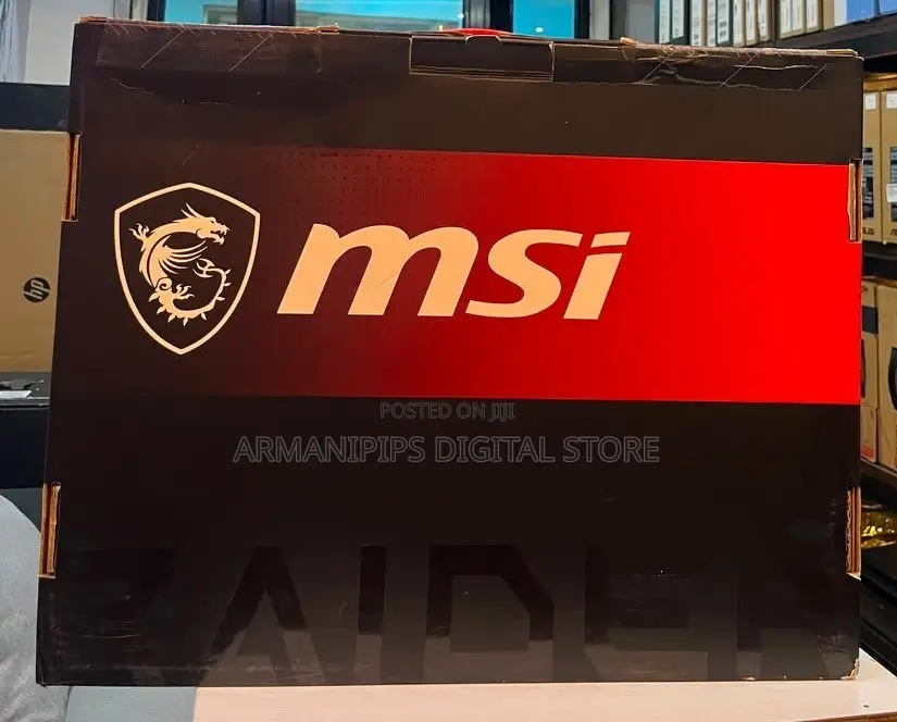New Laptop MSI Raider 18 HX AI A2XW 32GB Intel Core i9 SSD 1T