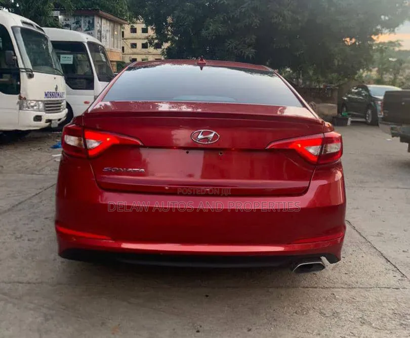 Hyundai Sonata SE 2017 Red