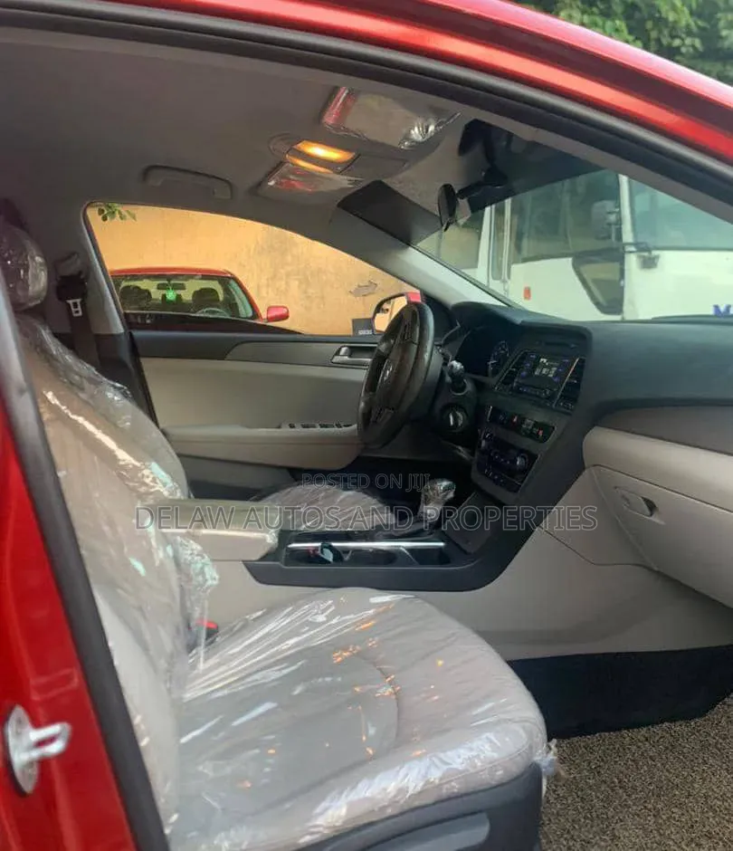 Hyundai Sonata SE 2017 Red