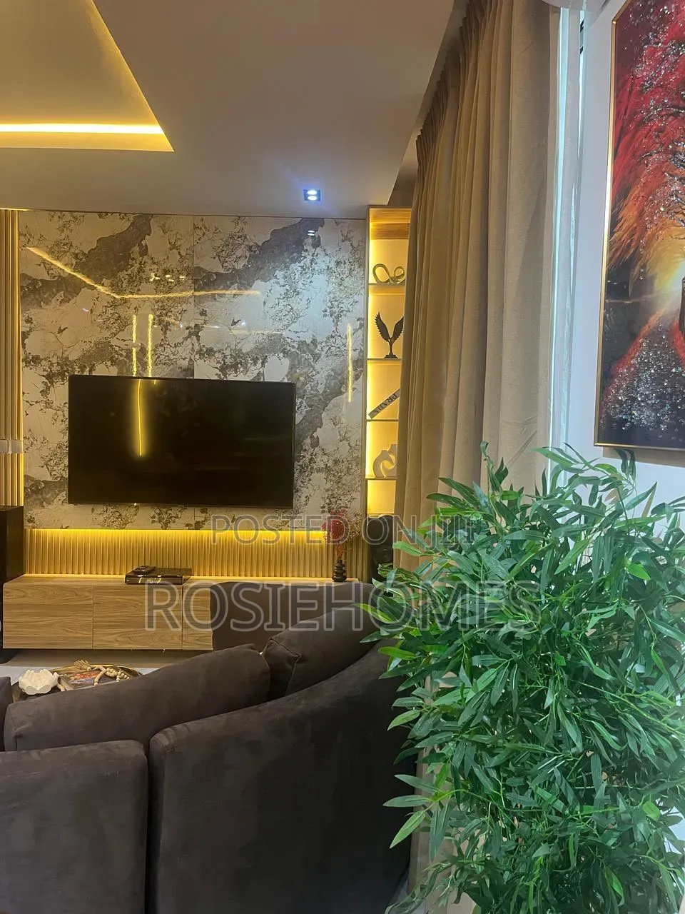Tastefully Newly Furnished 2 Bedroom Chevron