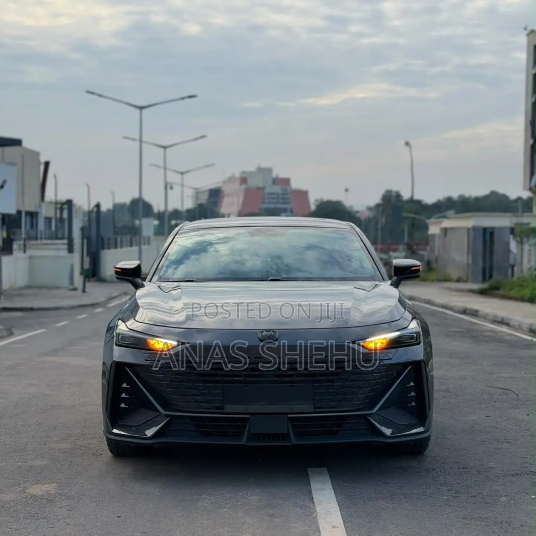Changan UNI-V 2023 Gray