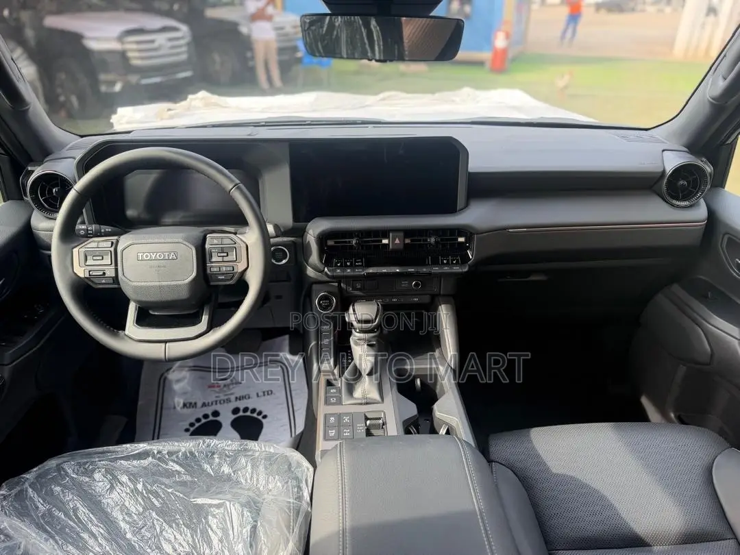 New Toyota Land Cruiser Prado 2.4 Hybrid 2025 Black