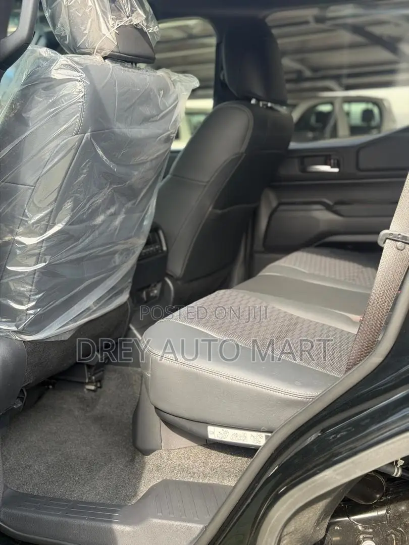 New Toyota Land Cruiser Prado 2.4 Hybrid 2025 Black