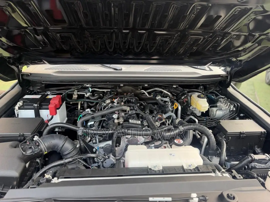 New Toyota Land Cruiser Prado 2.4 Hybrid 2025 Black