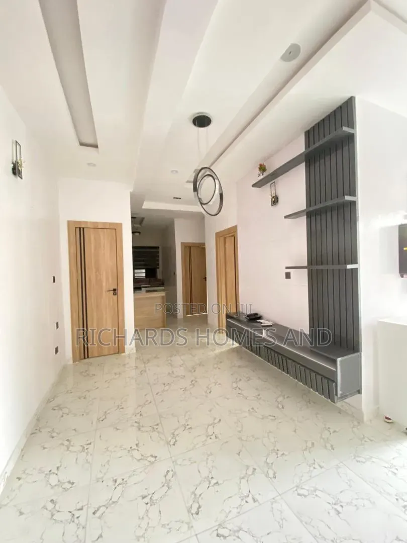 2bdrm Apartment in Chevron for sale
