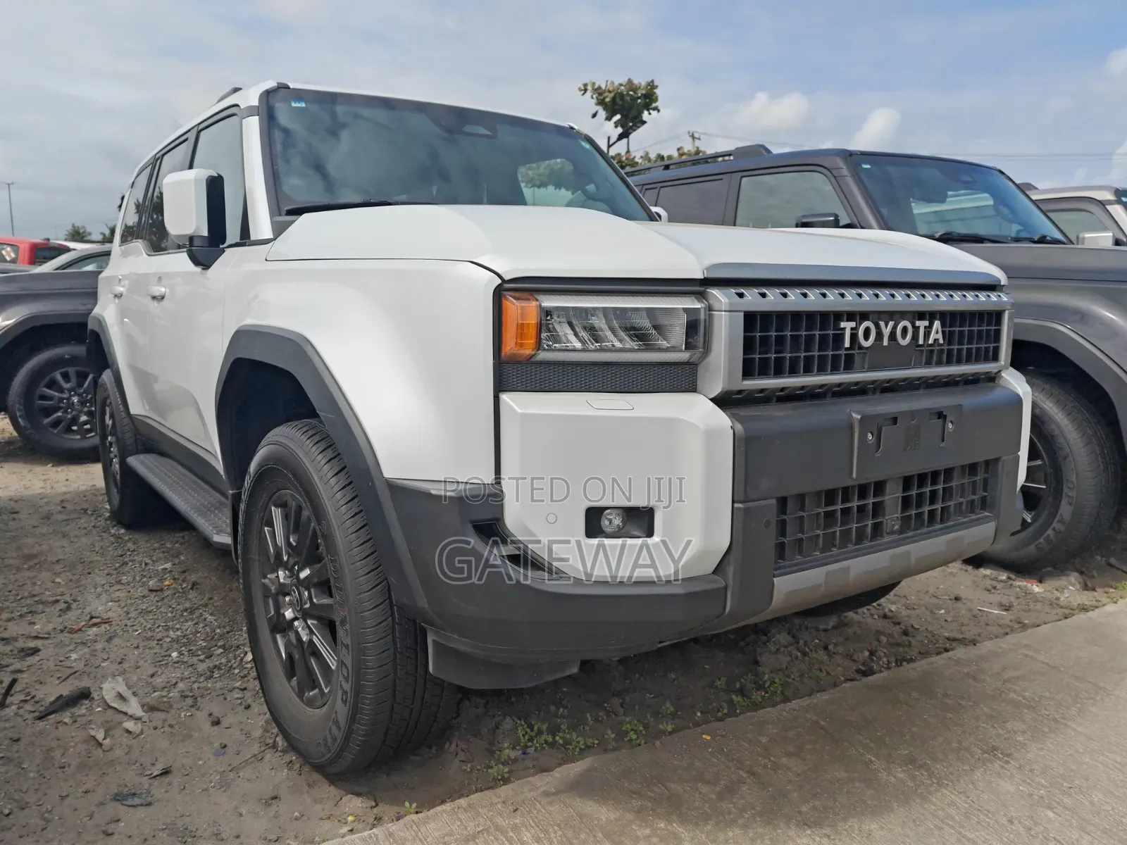 Toyota Land Cruiser Prado 2024 White