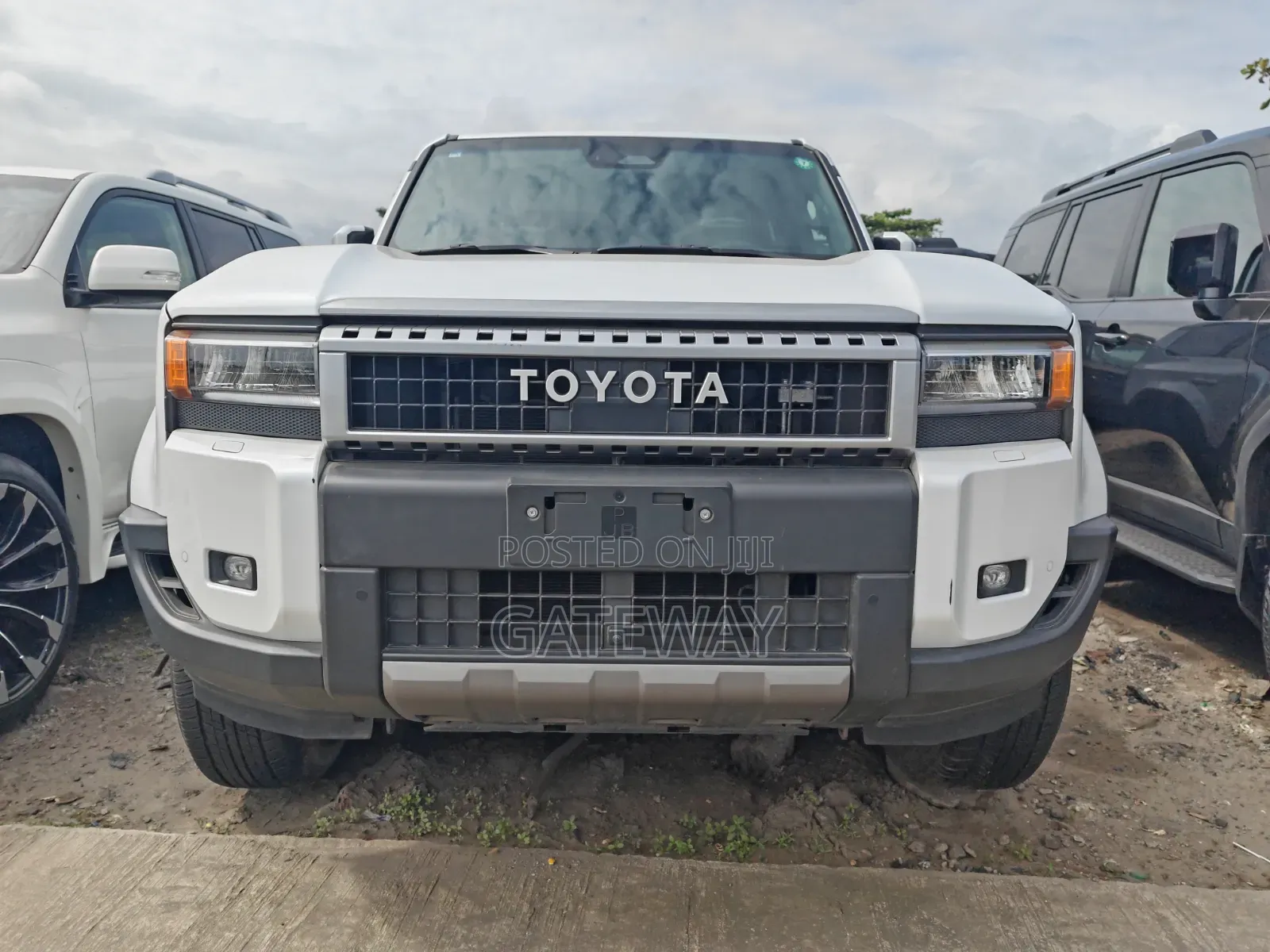 Toyota Land Cruiser Prado 2024 White
