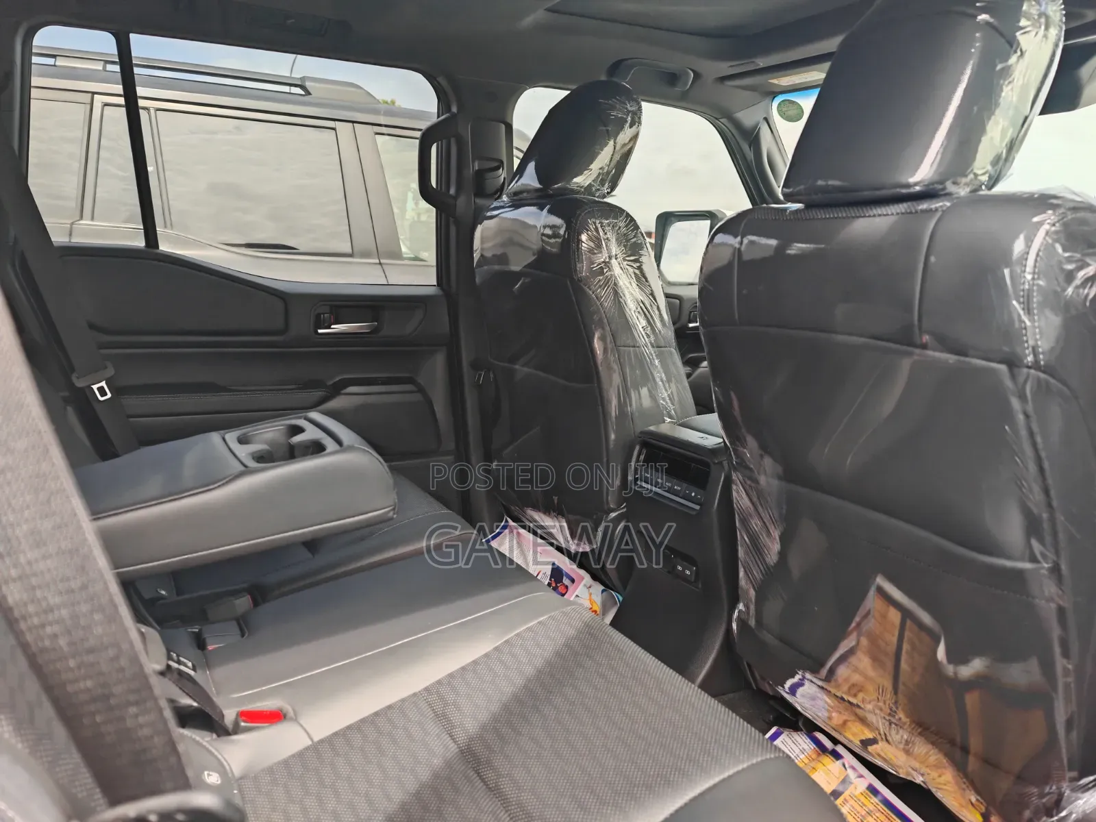 Toyota Land Cruiser Prado 2024 White