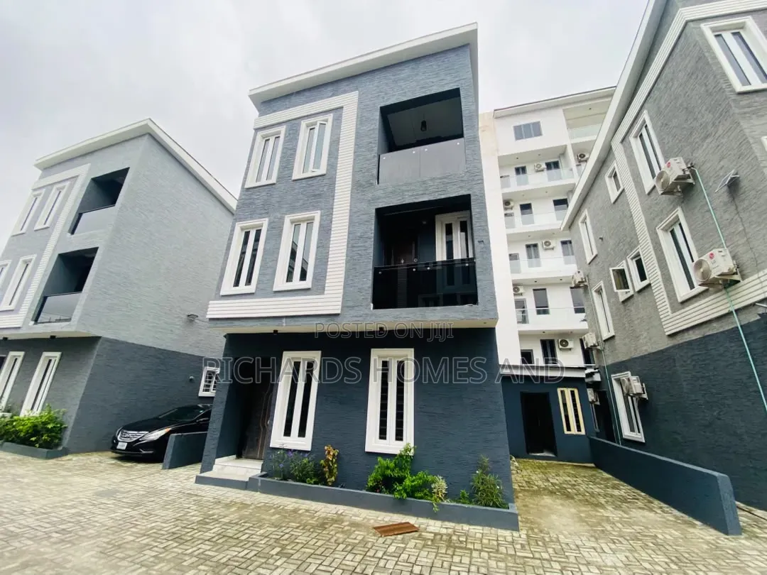 4bdrm Duplex in Lekki Phase 1 for sale