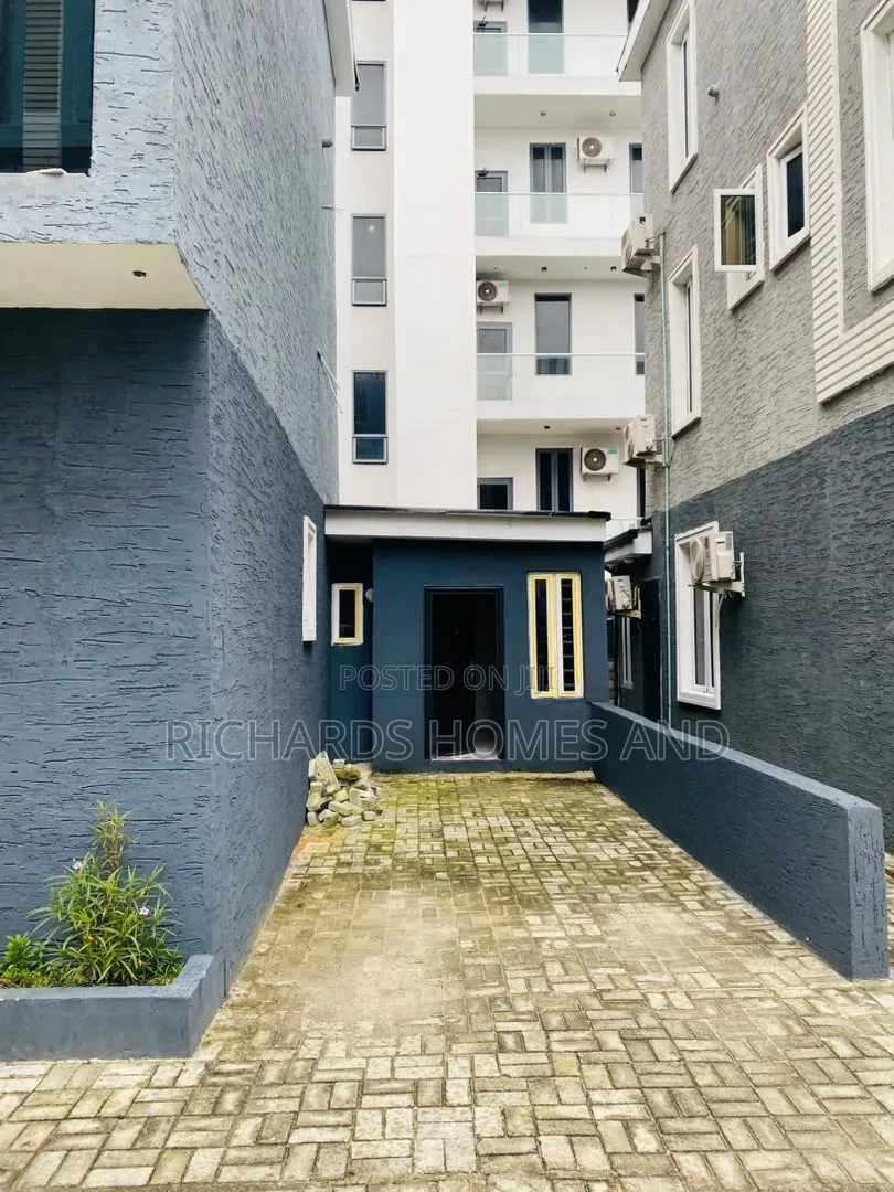 4bdrm Duplex in Lekki Phase 1 for sale