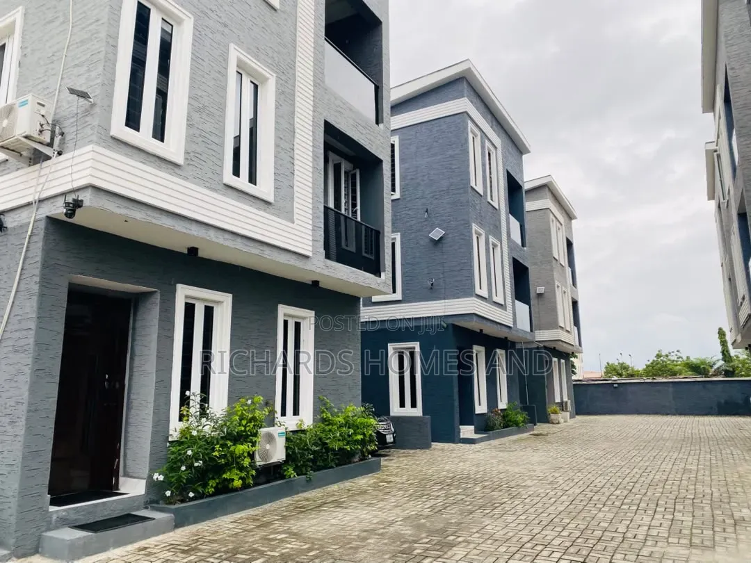 4bdrm Duplex in Lekki Phase 1 for sale
