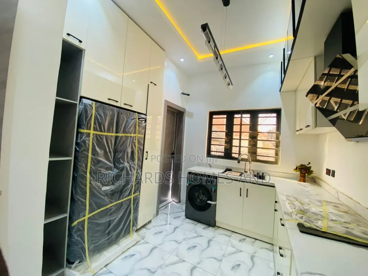 4bdrm Duplex in Lekki Phase 1 for sale