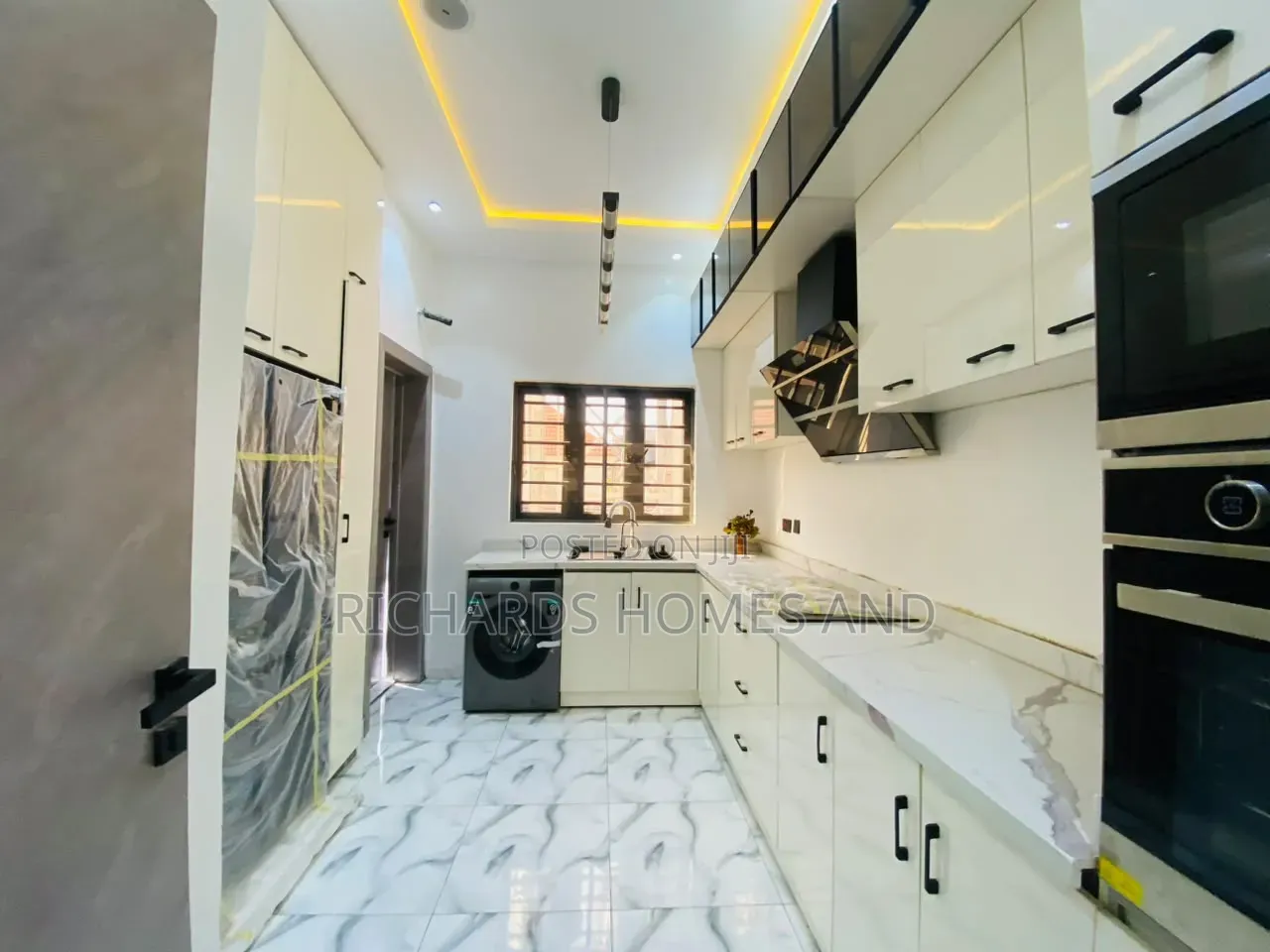 4bdrm Duplex in Lekki Phase 1 for sale