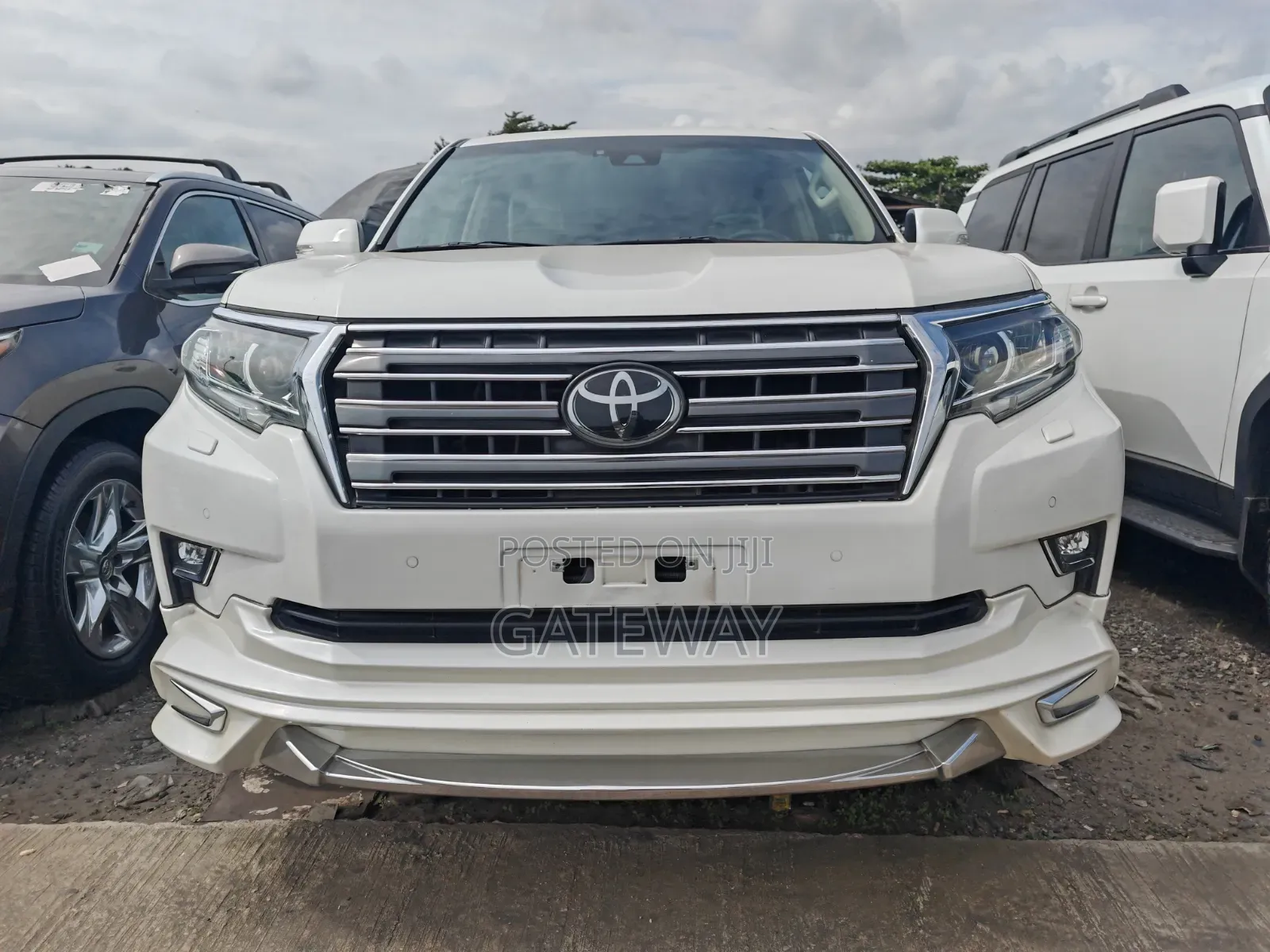 Toyota Land Cruiser Prado 2022 White
