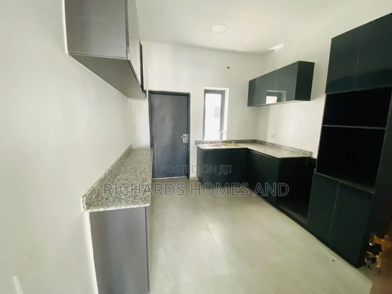 4bdrm Duplex in Lekki Phase 1 for sale
