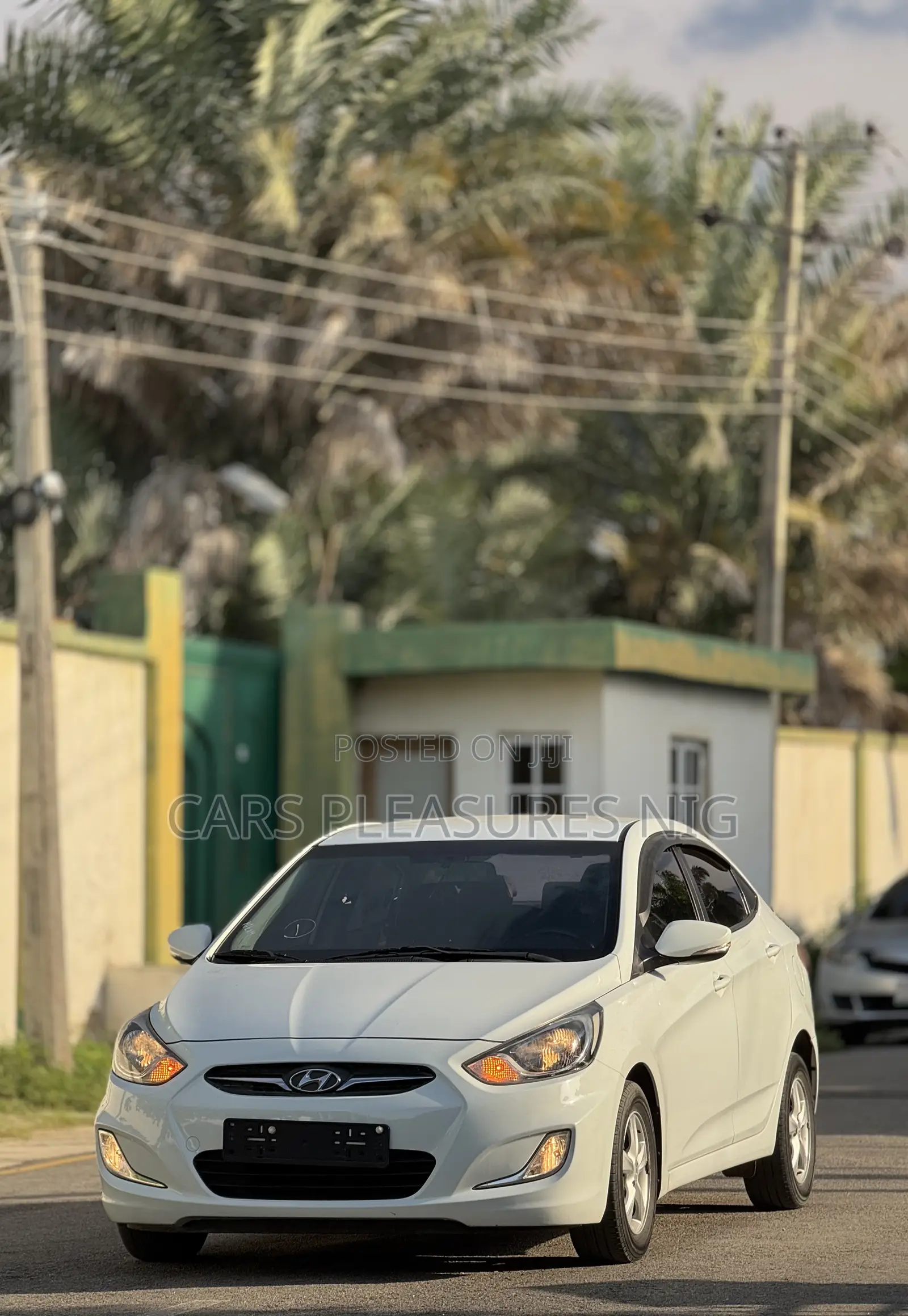 Hyundai Accent GLS 4dr Sedan (1.6L 4cyl 6A) 2014 White