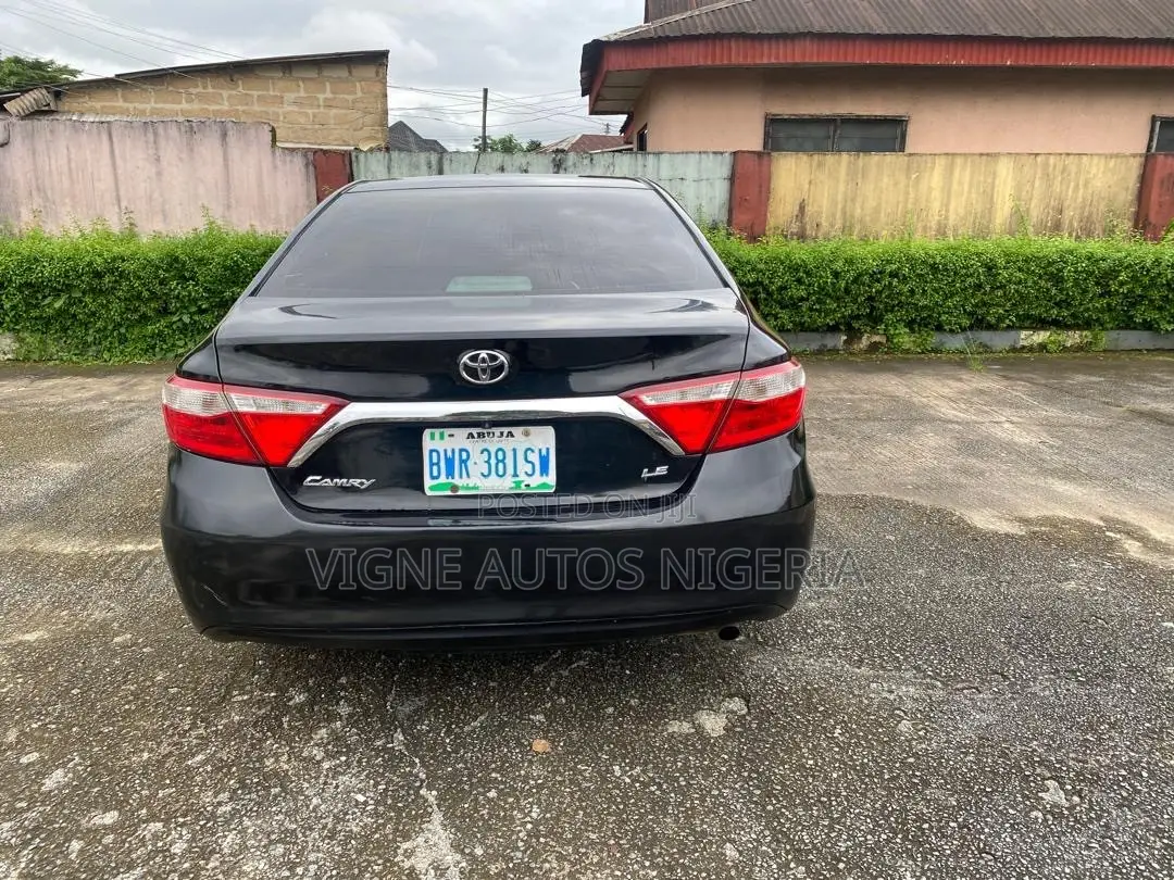 Toyota Camry LE 4dr Sedan (2.5L 4cyl 6A) 2016 Black